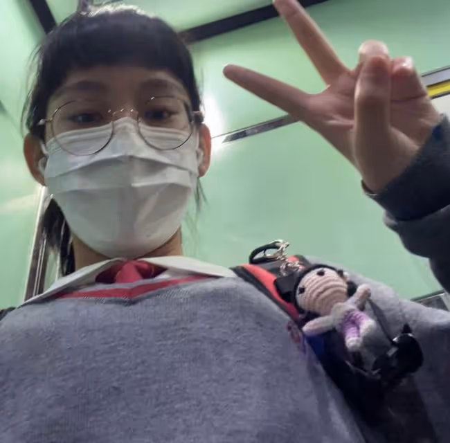恭喜!18歲女星保送全球百大名校,出道2年被封「香港小天后」