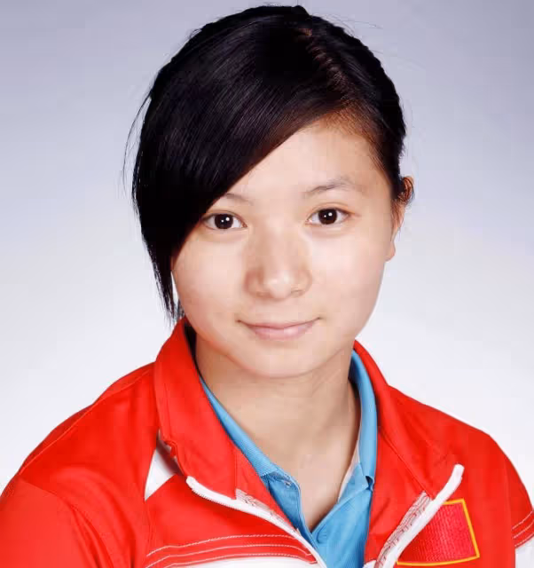 27歲何姿與31歲秦凱喜結連理,成就了一段體壇的愛情佳話