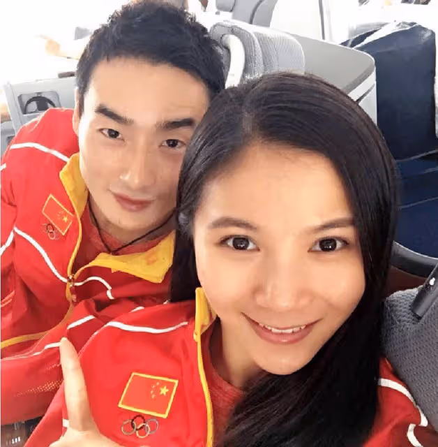 27歲何姿與31歲秦凱喜結連理,成就了一段體壇的愛情佳話