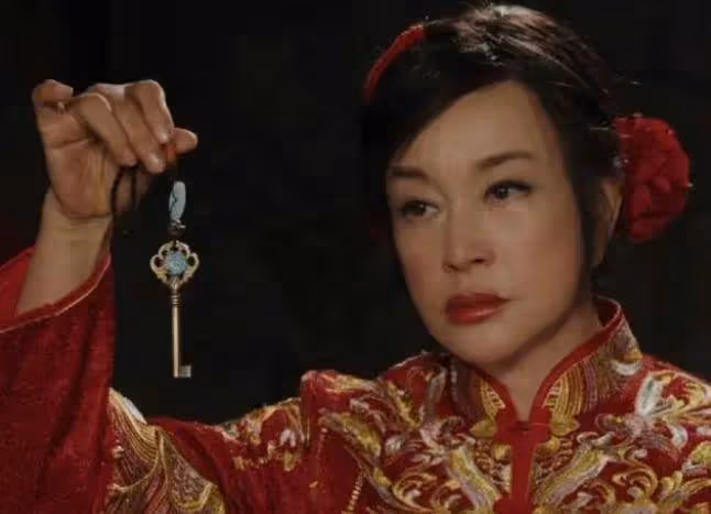 70歲劉曉慶新劇再演少女,麻花辮造型太違和,網友直呼:放過觀眾