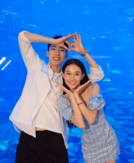 孫楊張豆豆官宣結婚,男帥女美好般配,去年已經見了父母