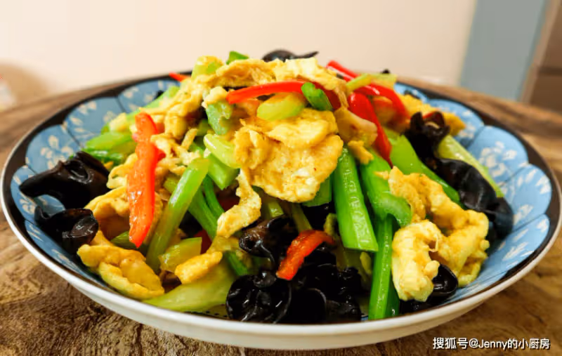 三伏天出汗易「缺鉀」,多吃5種蔬菜,補鉀護健康,精神一整夏