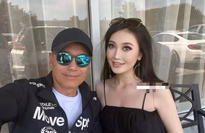 苗僑偉一家加拿大生活愜意！坐遊艇出海，高顏值女兒穿比基尼吸睛