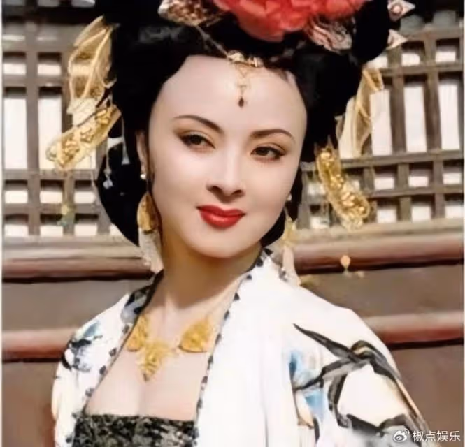 「玩弄」9個女人,3個孩子3個媽,他一個外籍藝人憑什麼如此囂張?