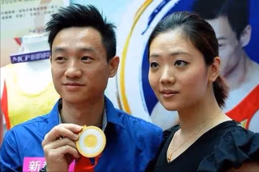楊威曝婚變後回應:15年婚姻艱難,三觀不同溝通困難,工資全上交
