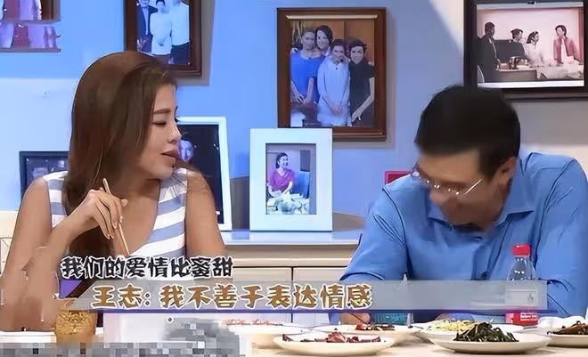 尼格買提舞台上緊抱朱迅,不忘捂住女方裙子,私下曾貼臉熱吻