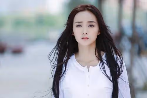 何泓姍:拍吻戲過敏,36的年紀18歲的臉,她的「壞」真的恨不起來
