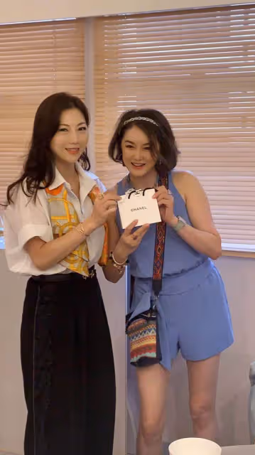 《家有喜事》演員重聚!黃百鳴為陳淑蘭慶生,54歲壽星仍貌美如花
