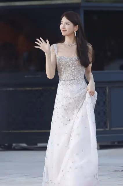 宋慧喬斐秀智林智妍林允兒韓孝周紅毯爭艷!誰最性感撩人