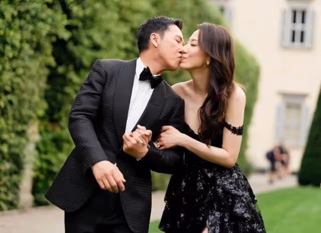 恭喜!香港知名男星花重金補辦浪漫婚禮,與名模妻子結婚20周年