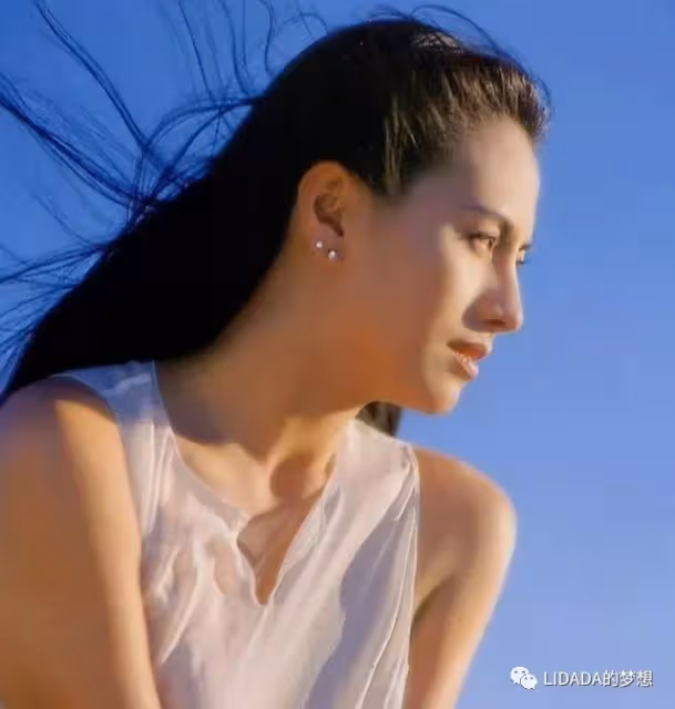 她被稱台灣第一美人,出道40餘年,沒人敢對她潛規則,兩次離婚後56歲的她太颯了