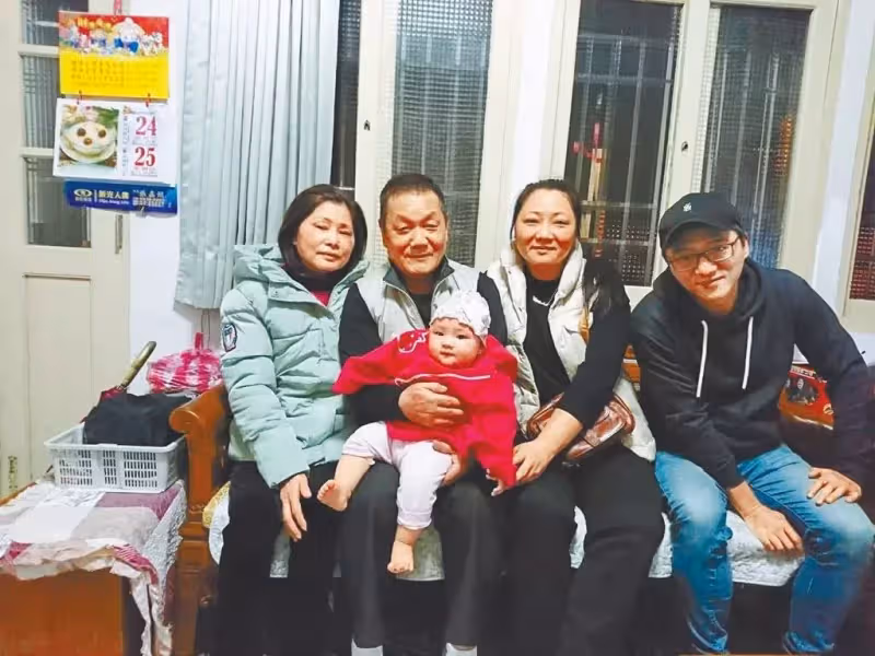 無私手足情!藍葦華10年窮困潦倒「姊姊無償資助」金額上百萬 熬成金鐘視帝「姊姊哽咽到說不出話」