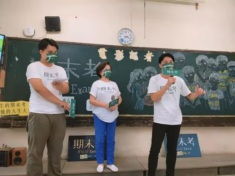 無私手足情！藍葦華10年窮困潦倒「姊姊無償資助」金額上百萬　熬成金鐘視帝「姊姊哽咽到說不出話」