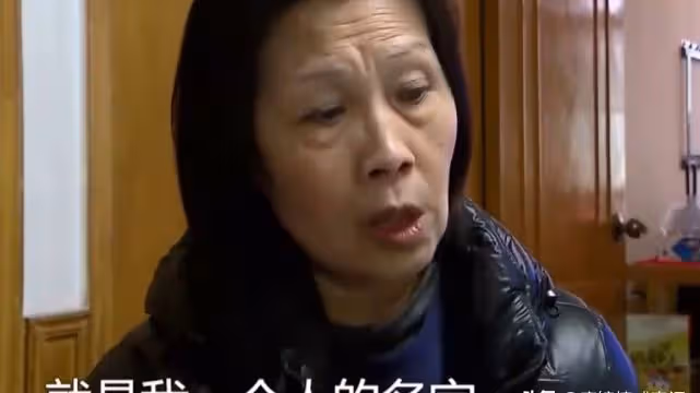 女婿和女兒爭奪父母的財產,拿椅子砸母親,用刀嚇唬父親