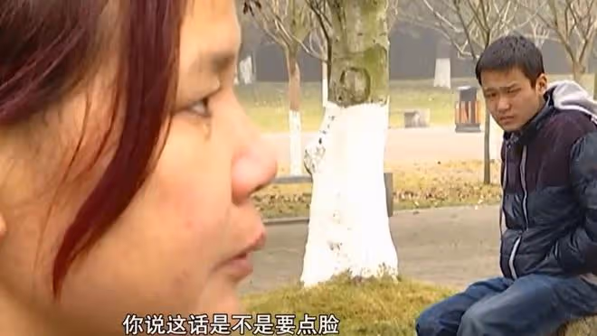 女子帶著兒子流浪17年,被兩任丈夫拋棄後,不願給兒子看病