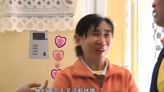 女孩與男友結婚,沒有告訴父親,遭到他的敵視:你必須再結一次婚