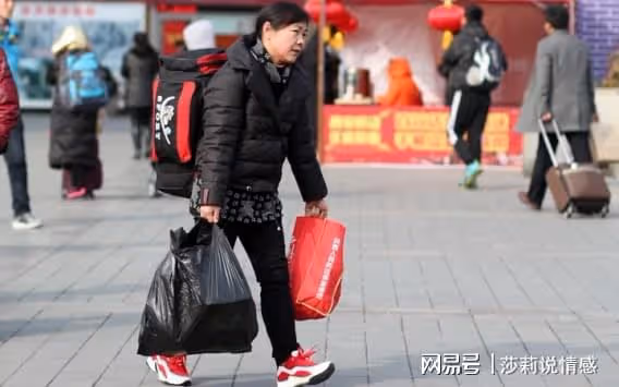 故事:兒媳帶親媽旅遊卻不帶我,兒子:岳母照顧月子時你裝病