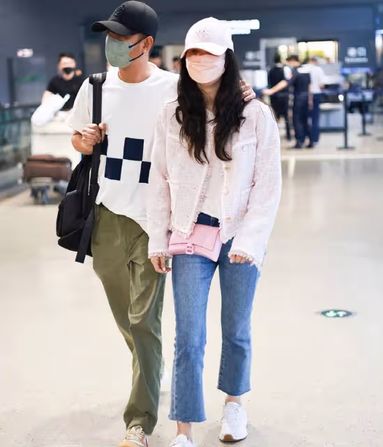 單親爸爸帶孩子現身，文章和女像情侶謝霆鋒跟兒子像兄弟