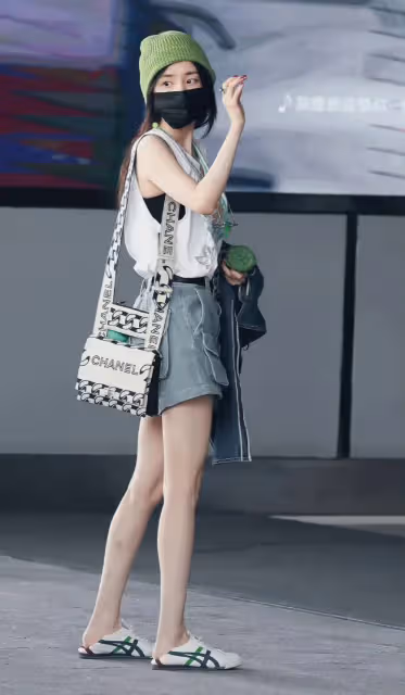 單親爸爸帶孩子現身,文章和女像情侶謝霆鋒跟兒子像兄弟