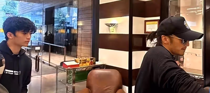單親爸爸帶孩子現身,文章和女像情侶謝霆鋒跟兒子像兄弟