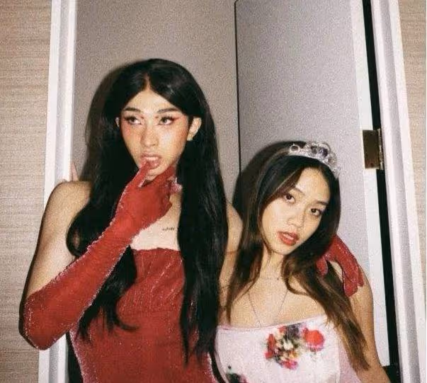 哈利泰國拍攝女裝寫真,伊能靜大方支持兒子,還幫忙安排攝影師