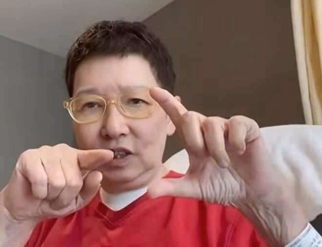 突發!52歲男星宣布確診大腸癌,飲食健康每天健身仍得病情緒崩潰