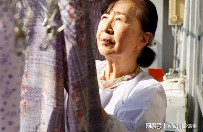 故事:照顧搭夥老伴,拒絕到兒子家帶娃,兒媳怒斥:老了別來沾邊