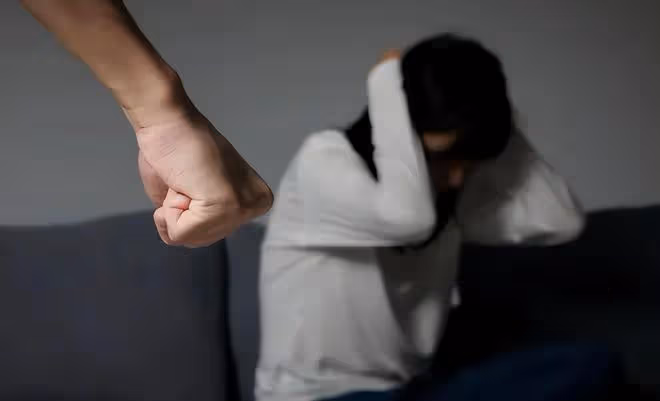 韓國女星新婚僅13天，被丈夫家暴流產致終身不孕，丈夫懲罰意難平