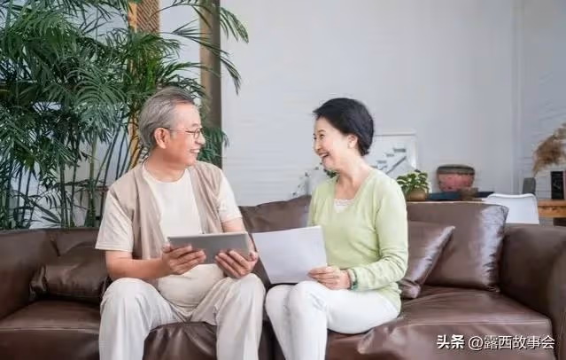 繼子結婚我給26萬,女兒出嫁我送1套房,再婚老伴得知跟我鬧離婚