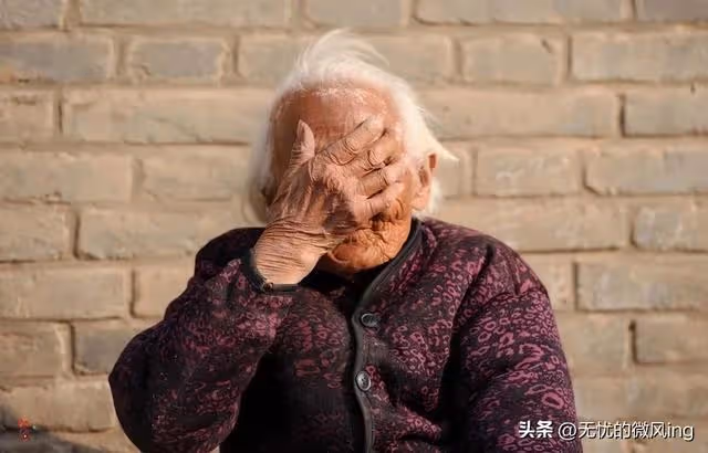 外婆重病時,哥哥不讓老媽出錢,如今老媽病了,他卻想讓我們出錢