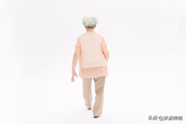 帶孫子5年,去酒店給孫子過生日不通知我,自此我明白我沒了親人