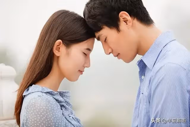 女兒家養老8年,把56萬存款給兒子後,女婿送岳父母回兒子家養病
