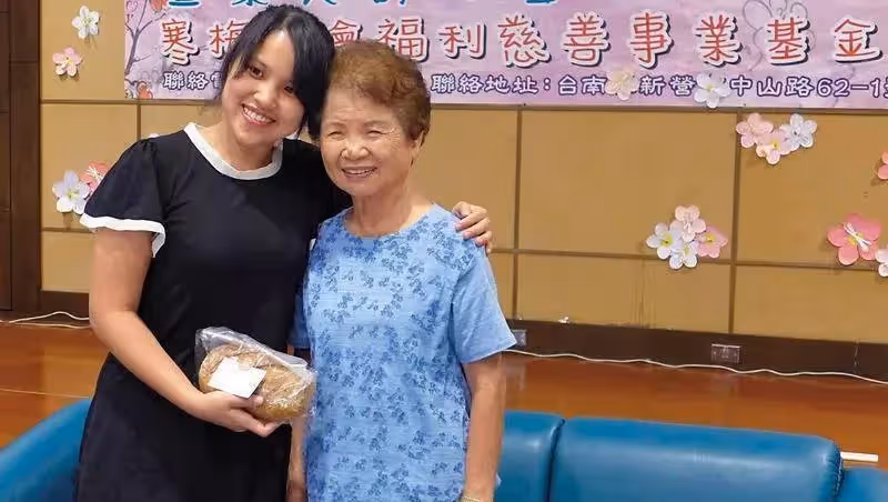 堅持行善49年!85歲守寡嬤「捐1千萬建基金會」幫助了528位單親媽媽,每年「丈夫忌日隔天必捐款」:化悲傷為祝福