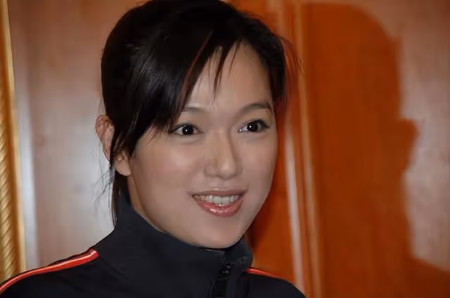 前港姐冠軍發文手撕出版社！自曝感覺被冒犯，曾多次被傳患腦瘤
