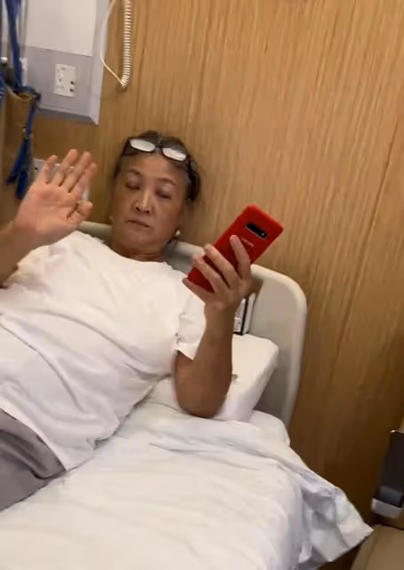李立群在杭州醫院吃飯靠朋友救濟，批評兒子女兒不尊老愛幼