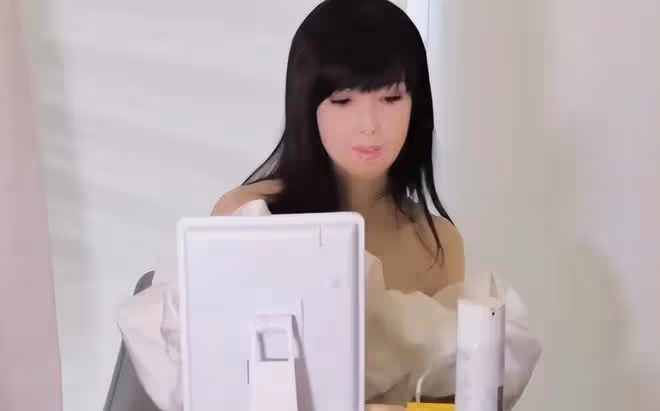 周慧敏分享工作vlog，分享美麗和自信，55歲仍舊熱愛自己的事業