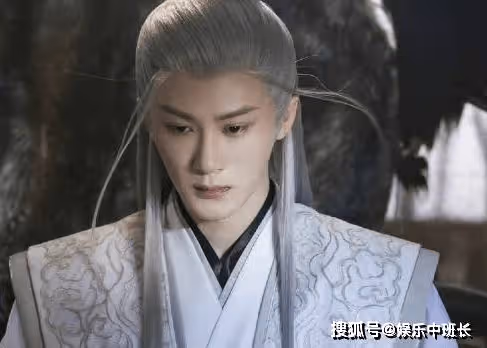 《長相思》葉十七的真實身份是誰？《長相思》相柳什麼時候愛上小夭的？