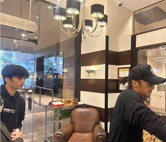 謝霆鋒張柏芝澳洲疑見面，分別帶兒子國外度假，網友喊話兩人復合
