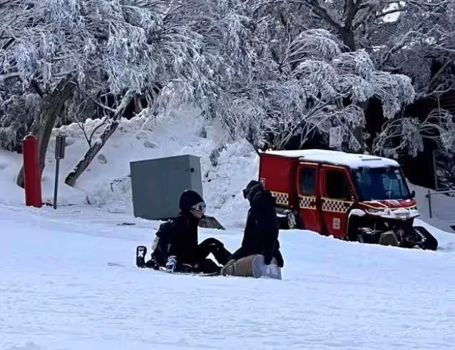 謝霆鋒張柏芝澳洲疑見面，分別帶兒子國外度假，網友喊話兩人復合