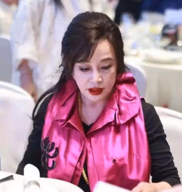 劉曉慶回應演少女爭議,稱自己什麼角色都能駕馭,盲目自信遭吐槽
