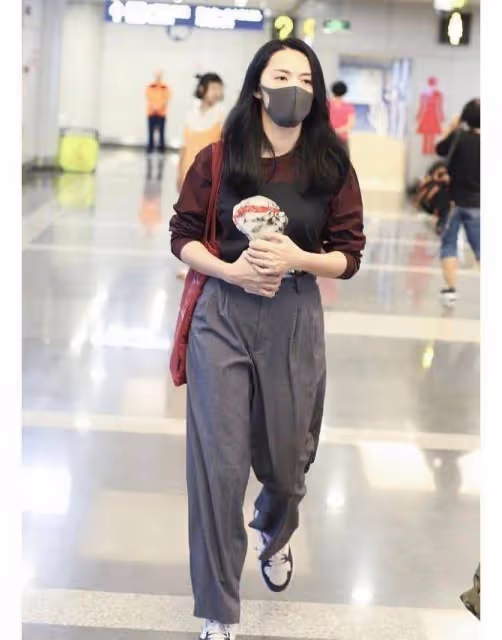 講真,姚晨的衣品還真不錯,簡單大方接地氣,太適合普通人借鑑