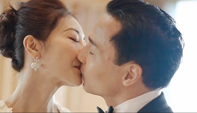 譚元元婚後首秀恩愛,曬與老公接吻照,曾插足土豆創始人王微婚姻