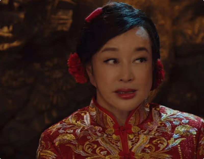 突發!68歲林青霞因拍照不穿內衣被批不得體,知性優雅人設崩塌