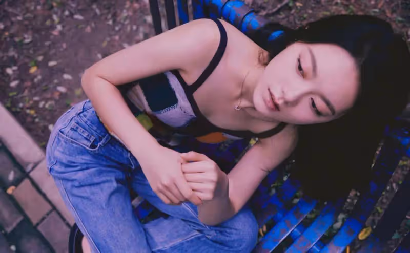 18歲趙今麥曬照,上大學後濃妝換成素顏,這顏值變化美翻了