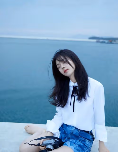18歲趙今麥曬照,上大學後濃妝換成素顏,這顏值變化美翻了