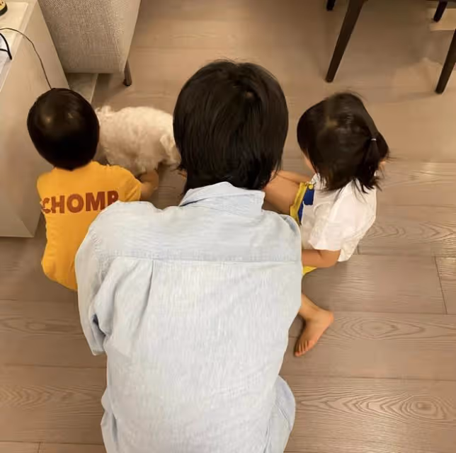 庾澄慶圍觀21歲兒子直播,哈利幫爸爸宣傳演唱會,父子倆歡樂互動
