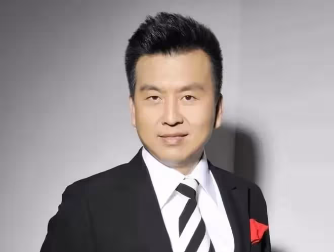 知名主持人張澤群:曝光神秘女子,發了條動態讓網友百思不得其解