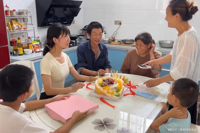 故事:老公接公婆來住,下班看到侄子侄女後,我賣掉了陪嫁房