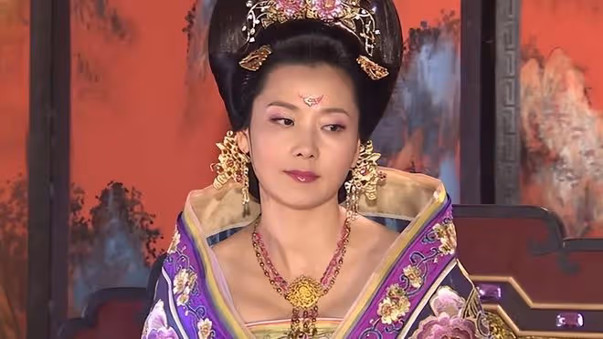「幾百萬排戲,戲呢?錢呢?」何賽飛的靈魂拷問,升華了郭德綱
