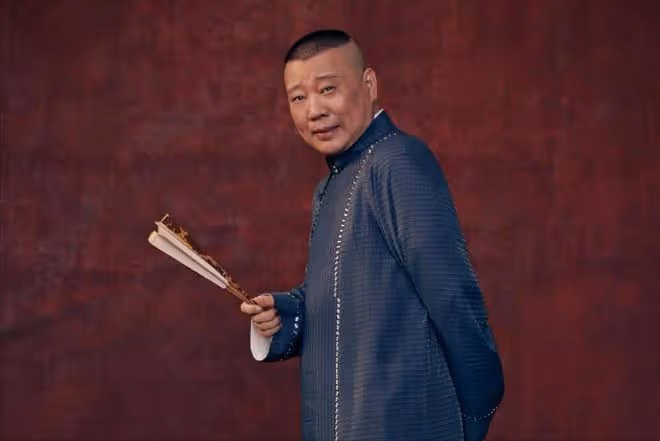 「幾百萬排戲，戲呢？錢呢？」何賽飛的靈魂拷問，升華了郭德綱